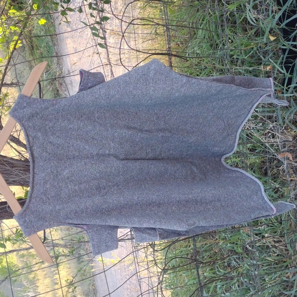 Sweatshirt - Picture 7 of 8